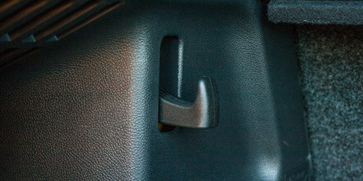 Škoda Fabia RS - Taschenhaken im Kofferraum