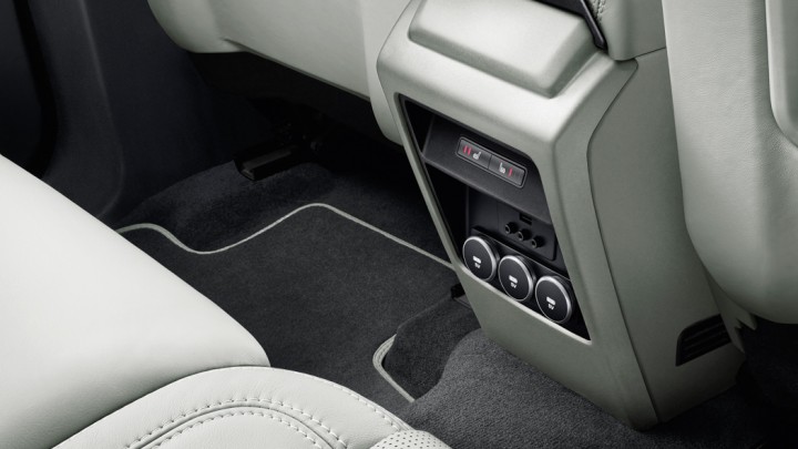 Neuer Land Rover Discovery Sport USB Ports Ladebuchsen Ladeanschlüsse
