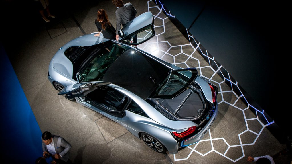 BMW i8 - erste Kundenauslieferungen in der BMW Welt