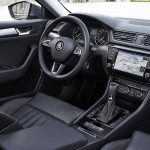 Neuer Škoda Superb L&K 2.0 TSI Cockpit Innenraum